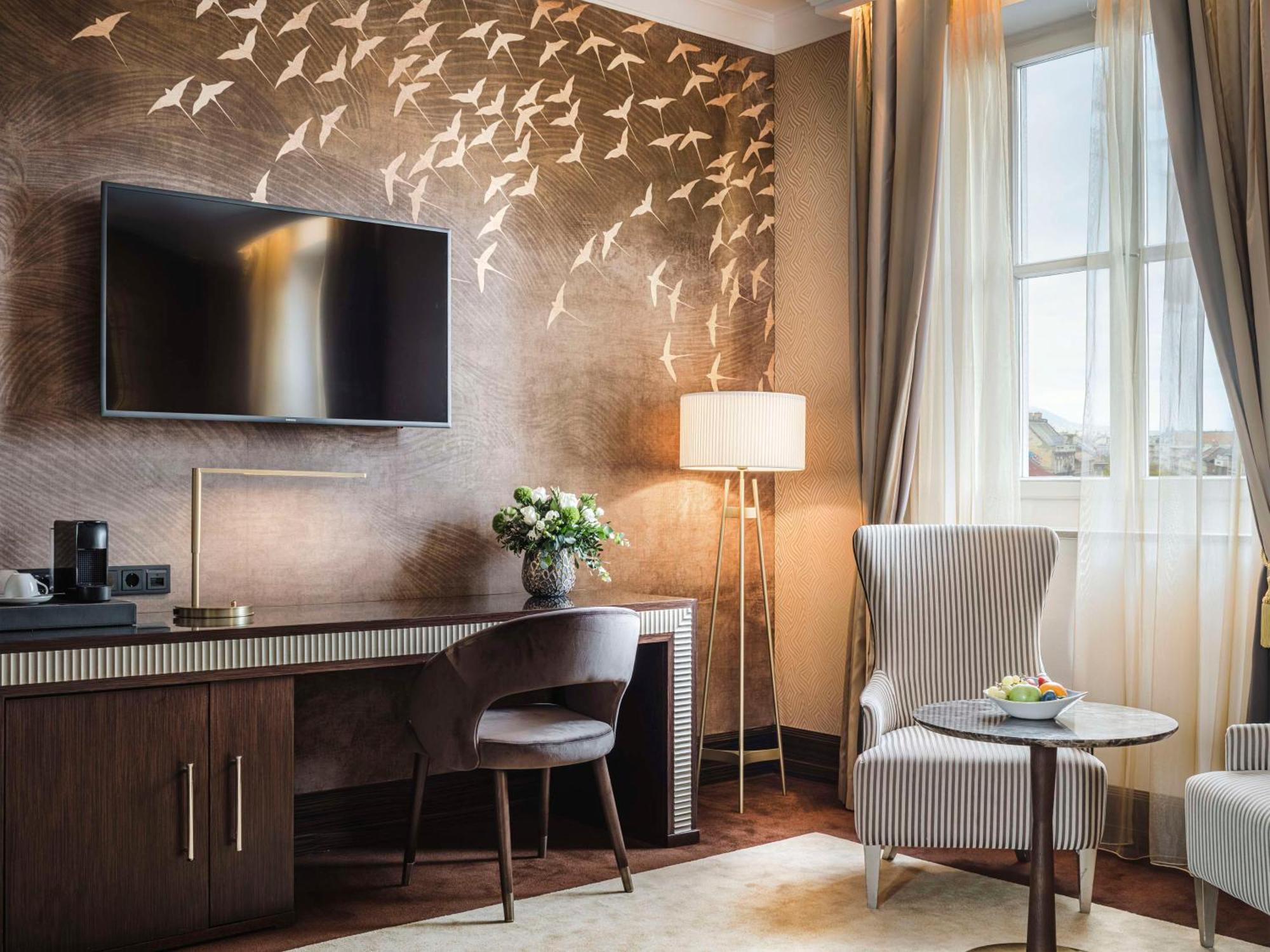 Anantara New York Palace - A Leading Of The World Отель
