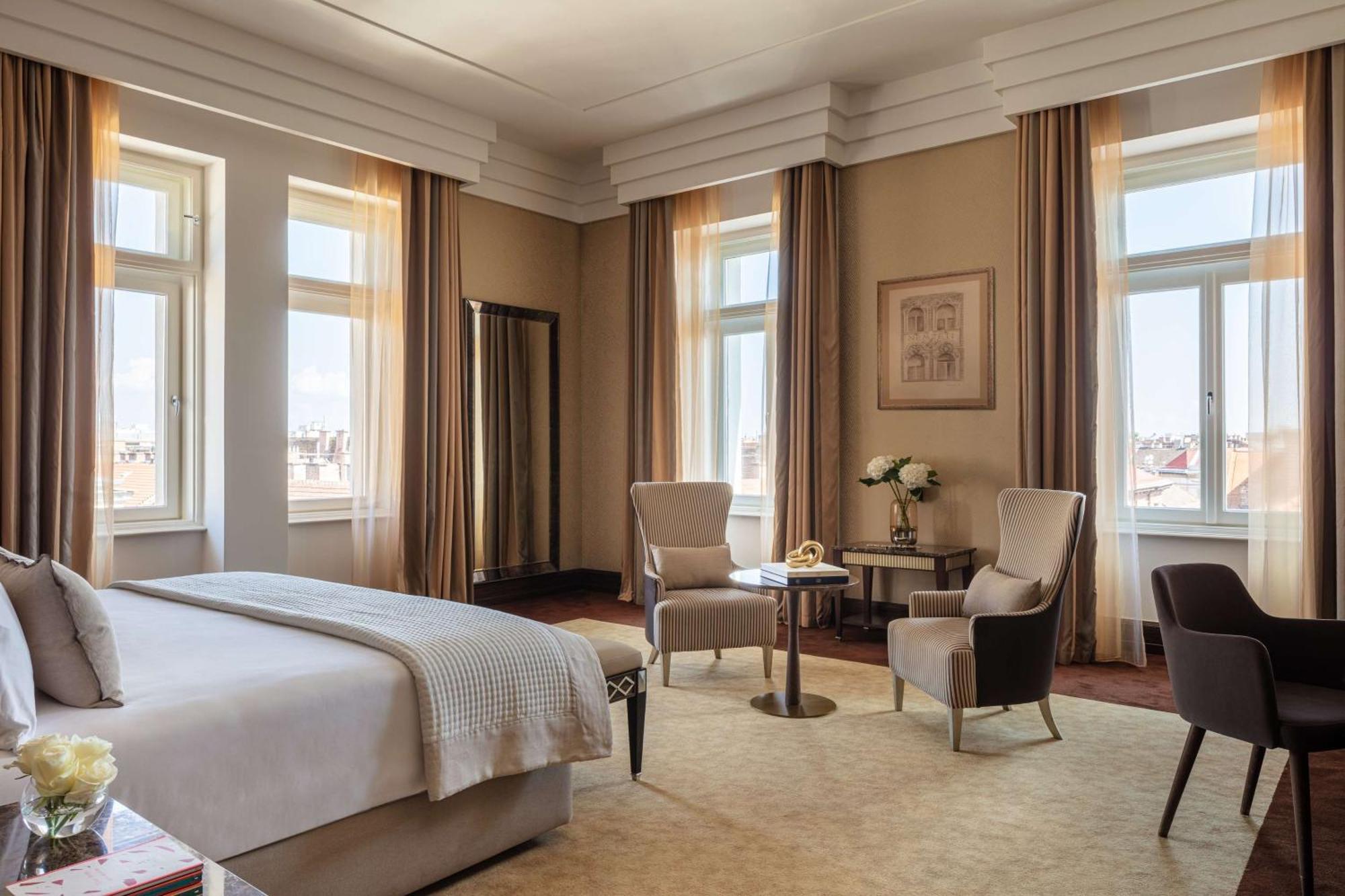Отель Anantara New York Palace - A Leading Of The World 5*