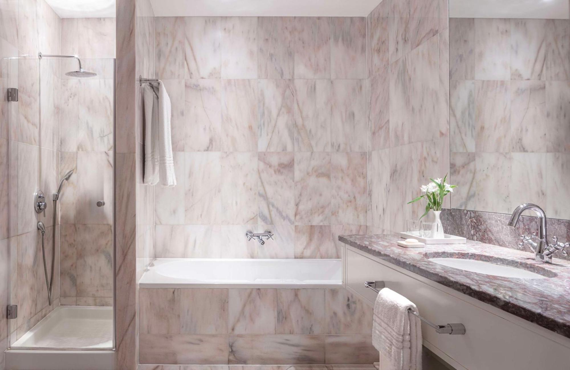 Anantara New York Palace - A Leading Of The World Отель