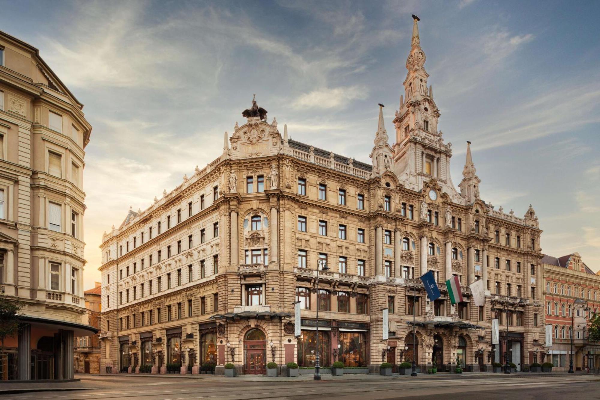 Готель Anantara New York Palace - A Leading Of The World 5*